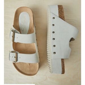 new with tags altard state serenna platform sandal in light grey